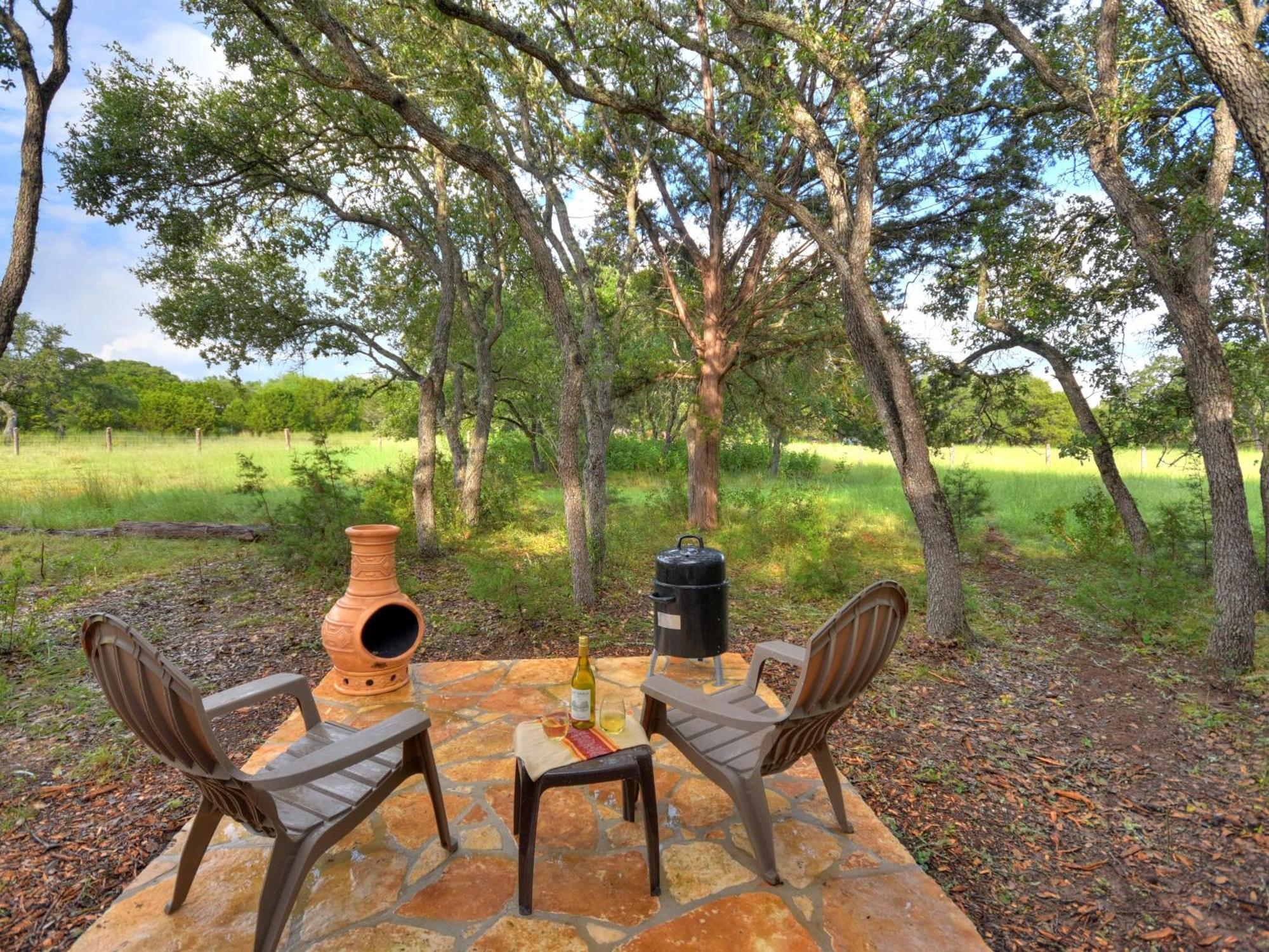 Cabins At Flite Acres - Mockingbird Cabin Wimberley Eksteriør bilde